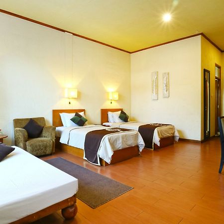 Hotel & Banquet Panorama Lembang Luaran gambar